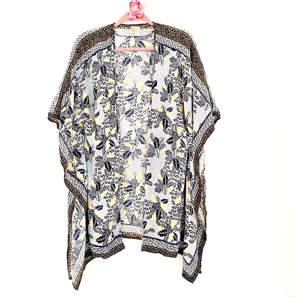 💕Pretty Floral Print Kimono/Shrug SZ OS